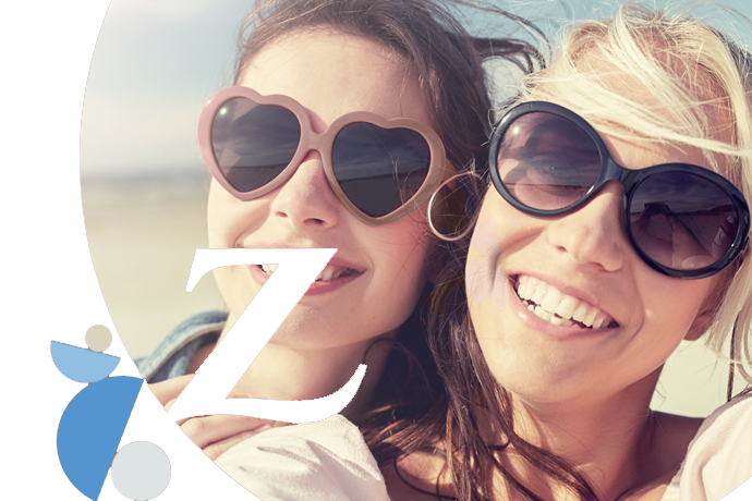 chicas jóvenes sonrientes